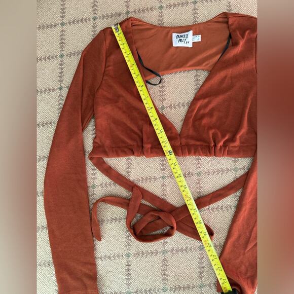 Princess Polly Burnt Orange V neck cropped top with tie back and cutout 4 - Picture 4 of 11